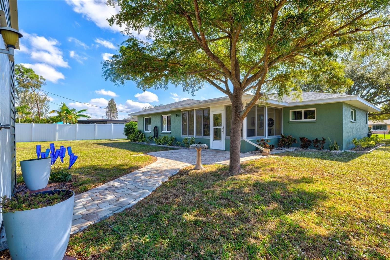 EAST GATE - Residential