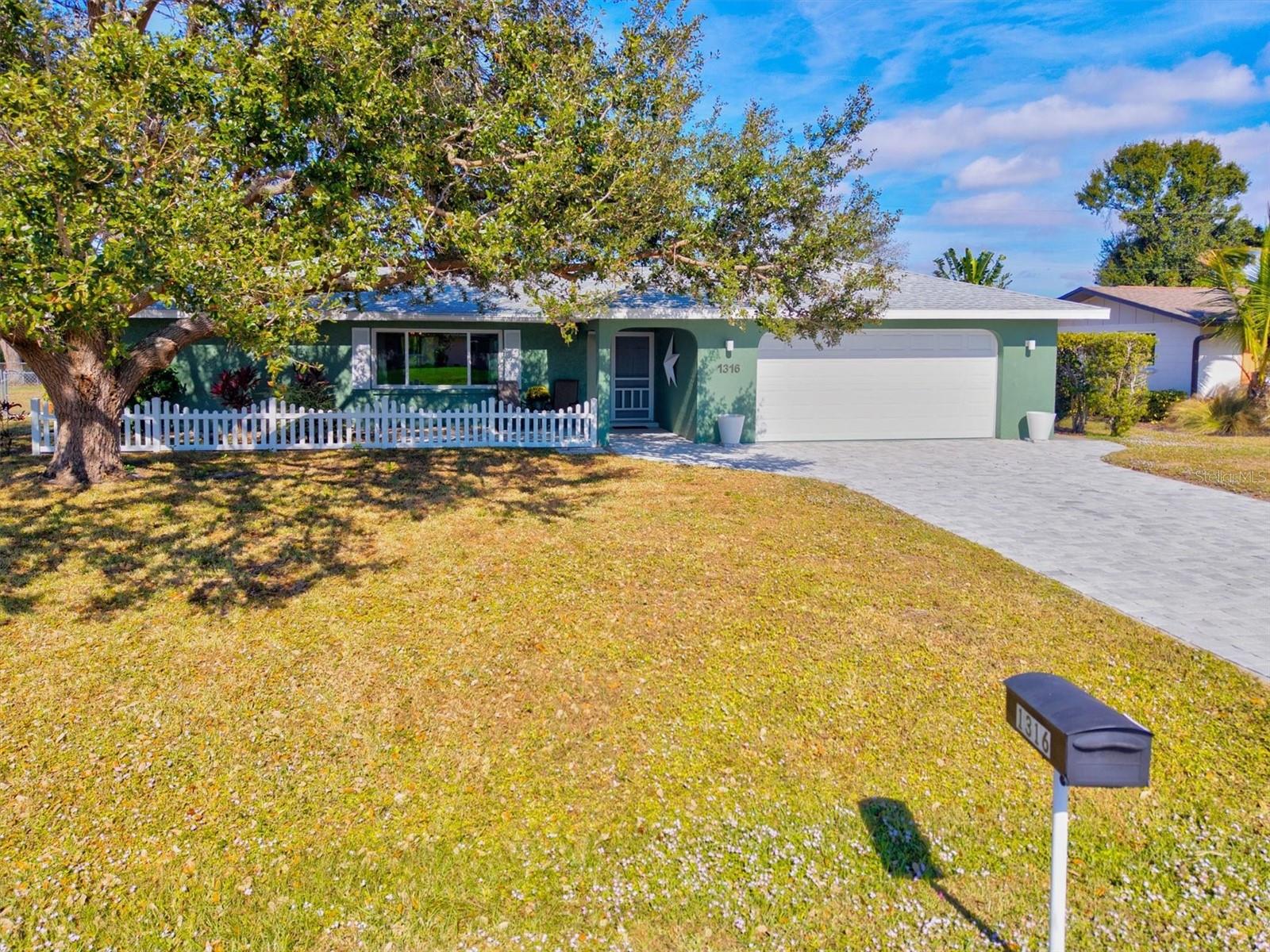 EAST GATE - Residential