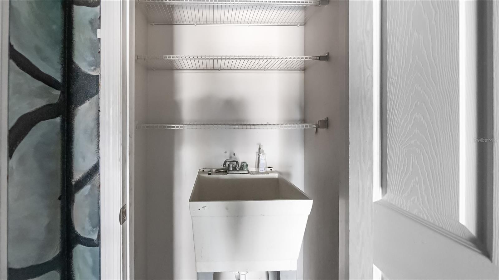 TAVARES LAKEWOOD PARK - Commercial Lease