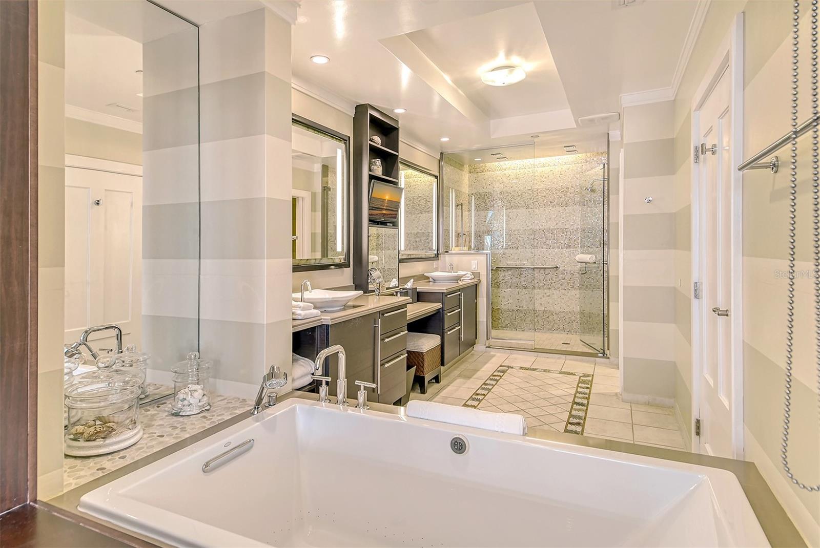 SIESTA KEY BEACH RESIDENCES - Residential