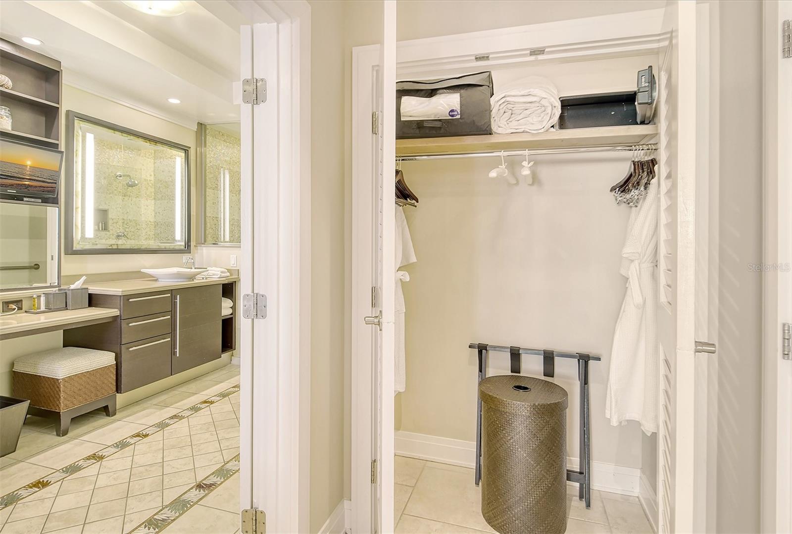 SIESTA KEY BEACH RESIDENCES - Residential