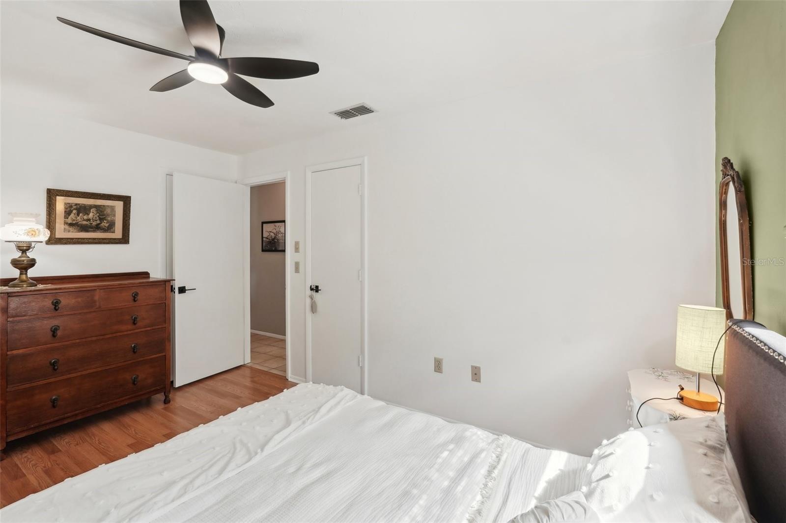 RIDGEWOOD ESTATES 20TH ADD - Residential