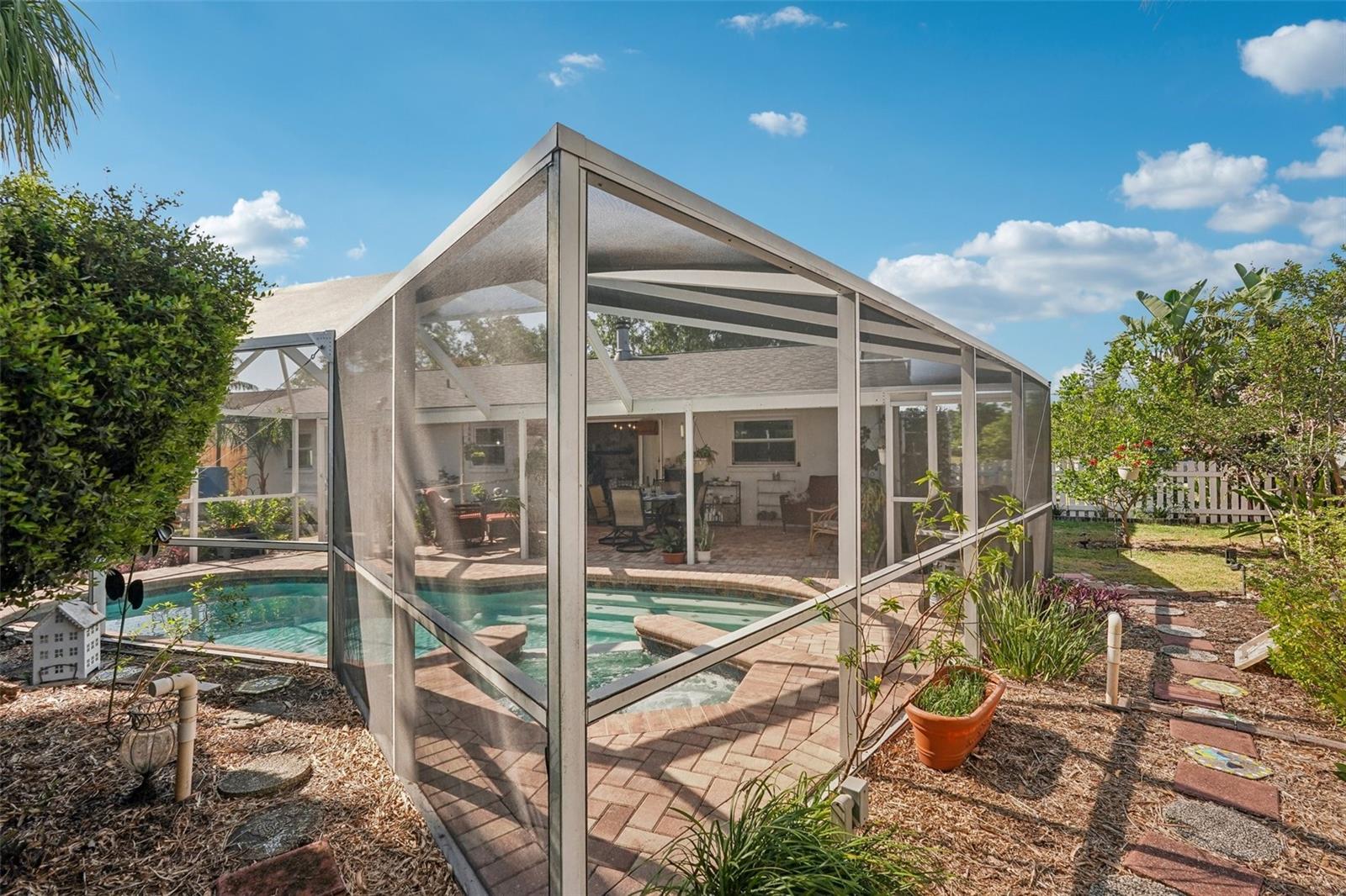 RIDGEWOOD ESTATES 20TH ADD - Residential