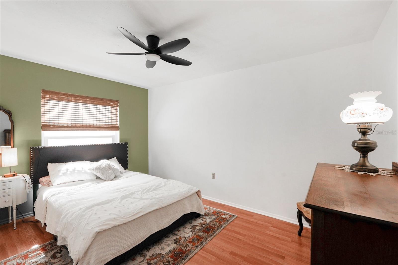 RIDGEWOOD ESTATES 20TH ADD - Residential