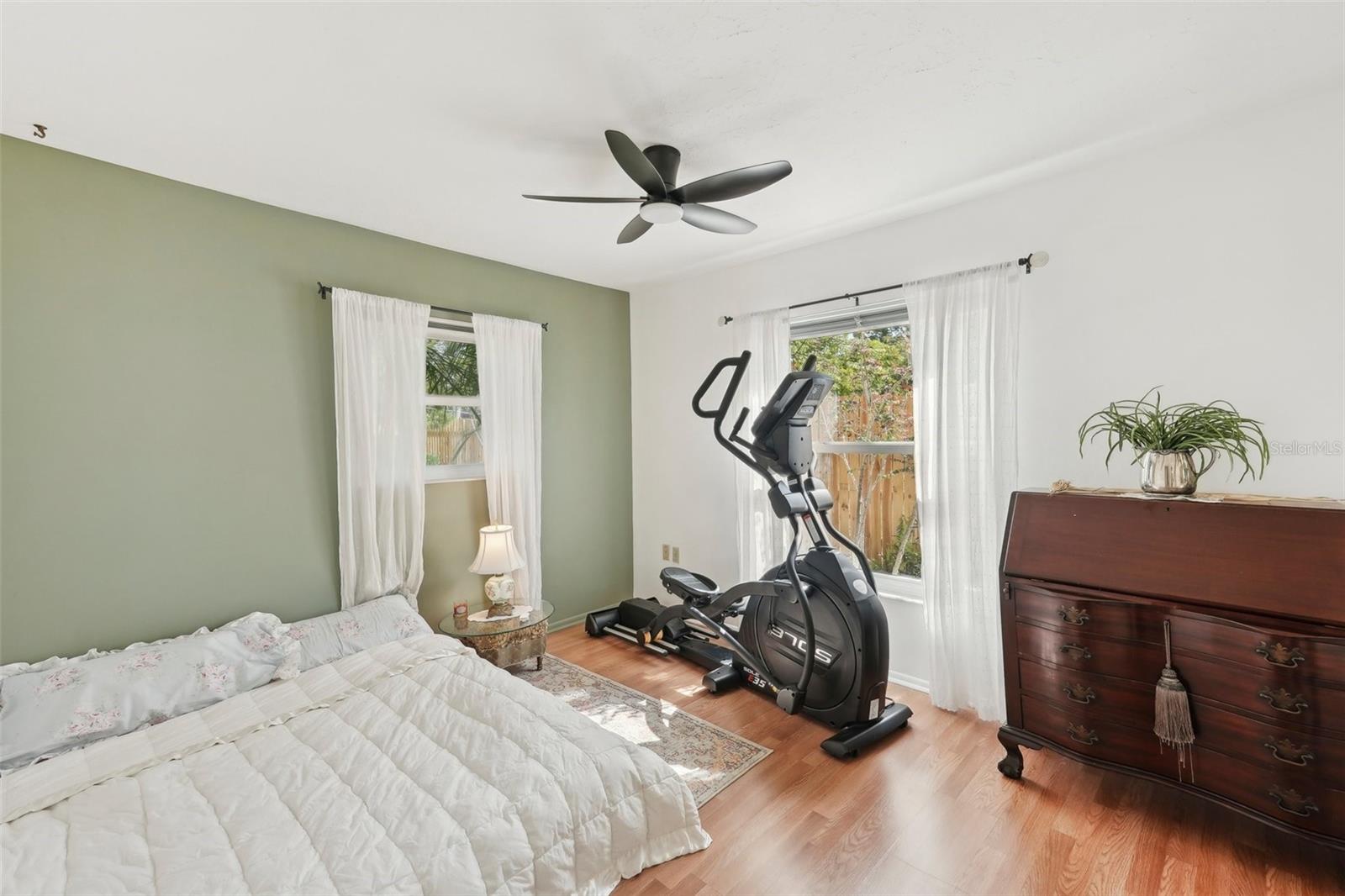 RIDGEWOOD ESTATES 20TH ADD - Residential