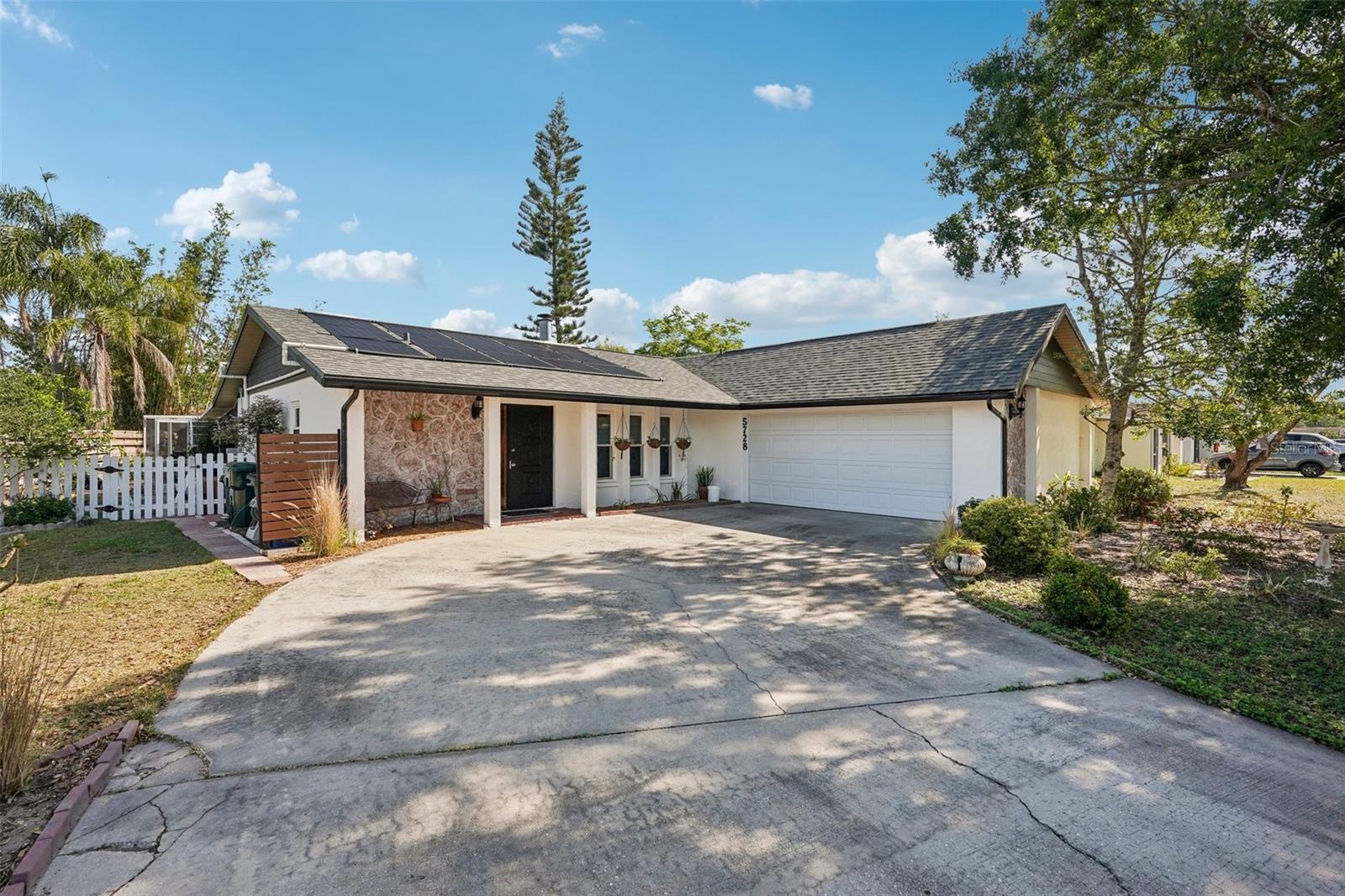 5728 WHISTLEWOOD CIRCLE