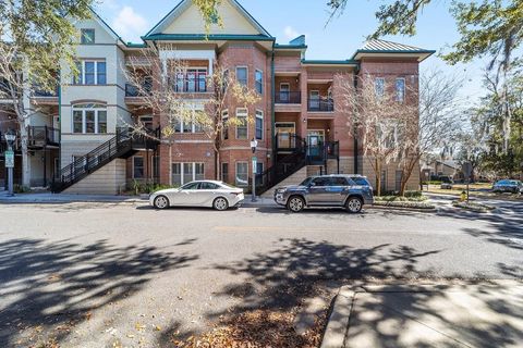 Photo of 107 NE 4th Street, Gainesville, FL 32601 (MLS # GC537616)