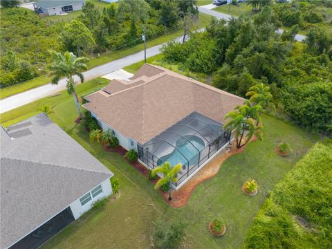 A home in PORT CHARLOTTE