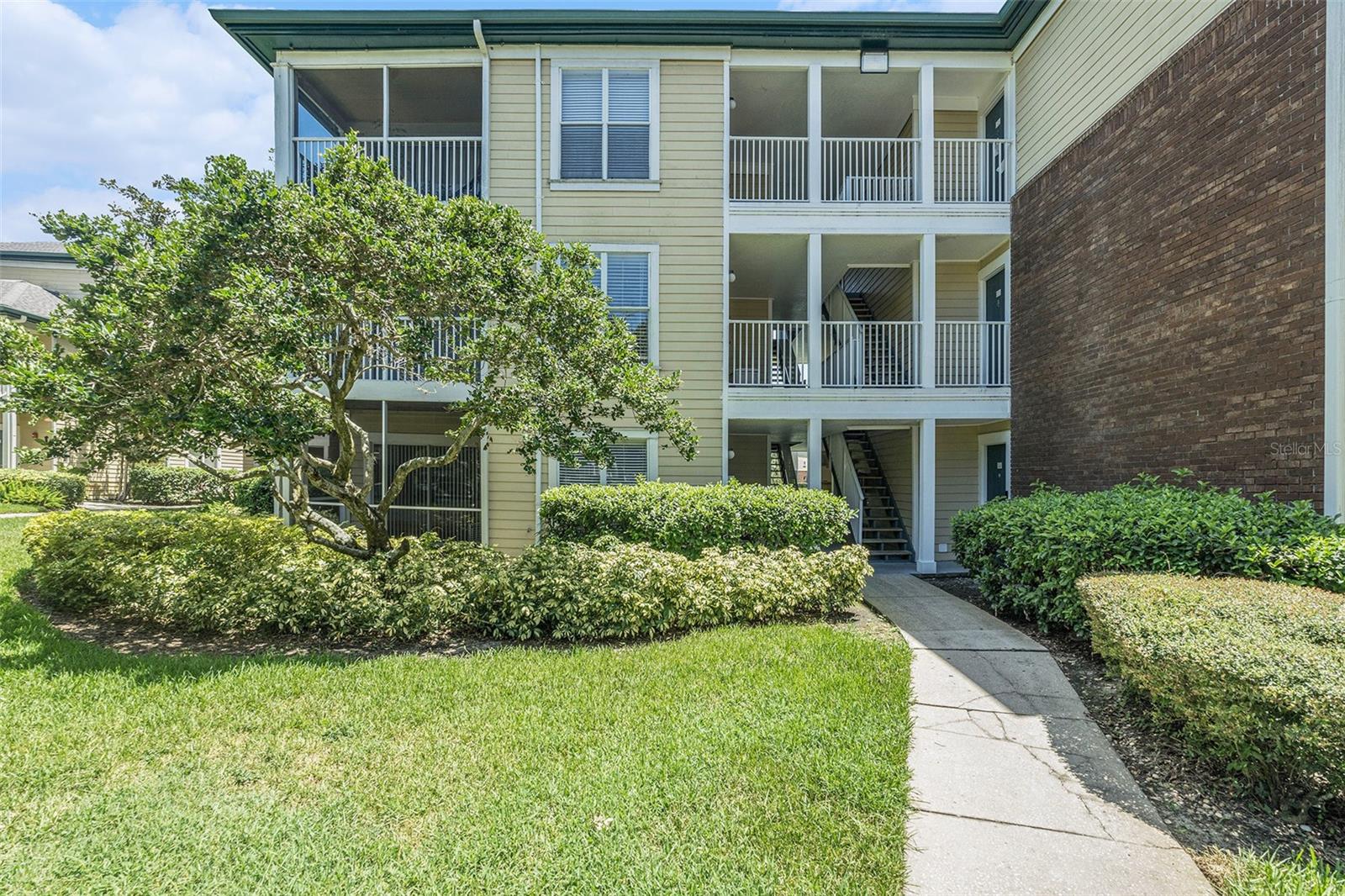 THE LANDINGS OF TAMPA A CONDOM - Residential