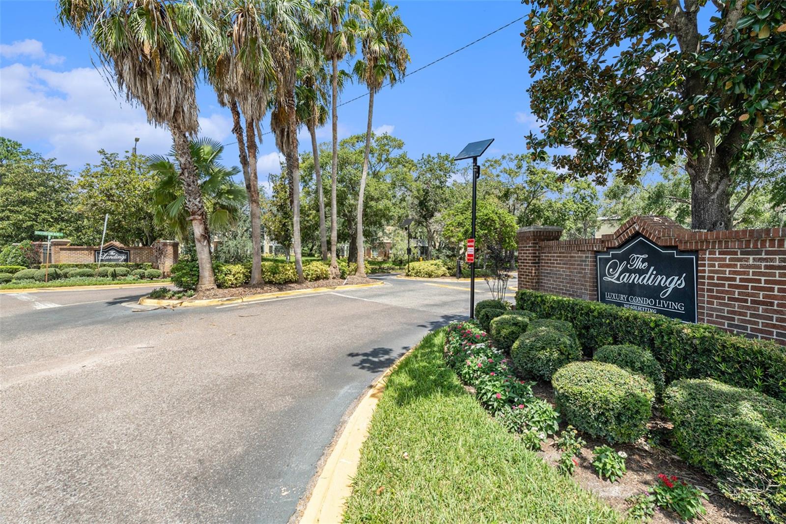 THE LANDINGS OF TAMPA A CONDOM - Residential