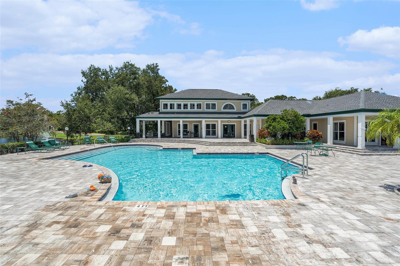 THE LANDINGS OF TAMPA A CONDOM - Residential