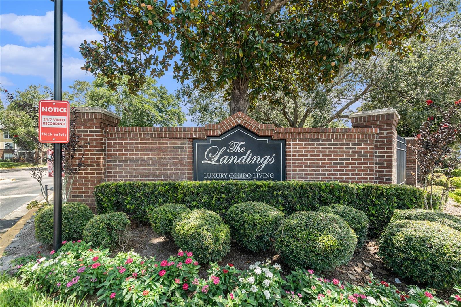THE LANDINGS OF TAMPA A CONDOM - Residential