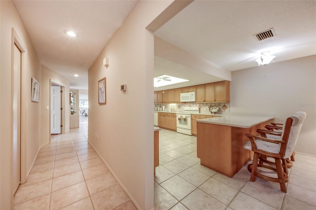Photo of 3401 Avenida Madera #B, Bradenton, FL 34210 (MLS # A4668675)