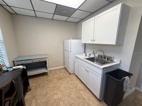 Tiny photo for 814 E Silver Springs Boulevard #E, Ocala, FL 34470 (MLS # OM727400)