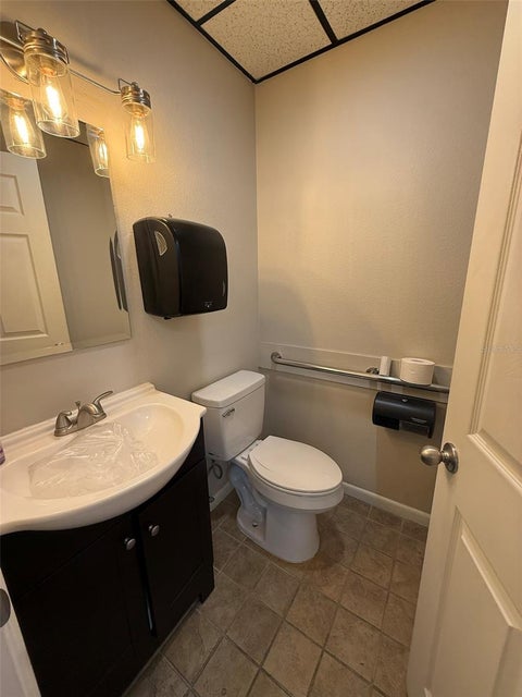 Tiny photo for 814 E Silver Springs Boulevard #E, Ocala, FL 34470 (MLS # OM727400)