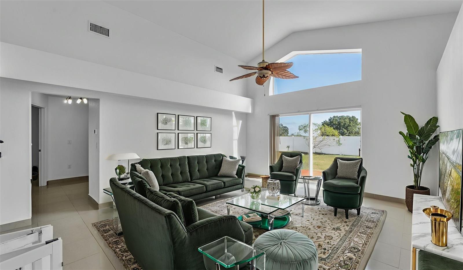 SAVANNA POINTE - Residential