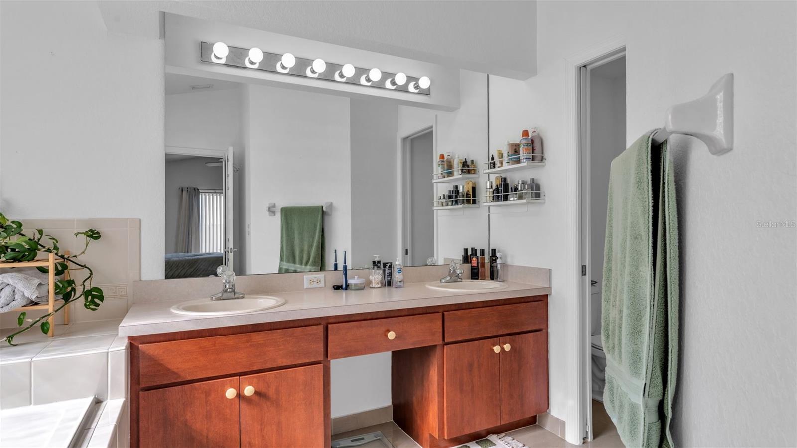 SAVANNA POINTE - Residential