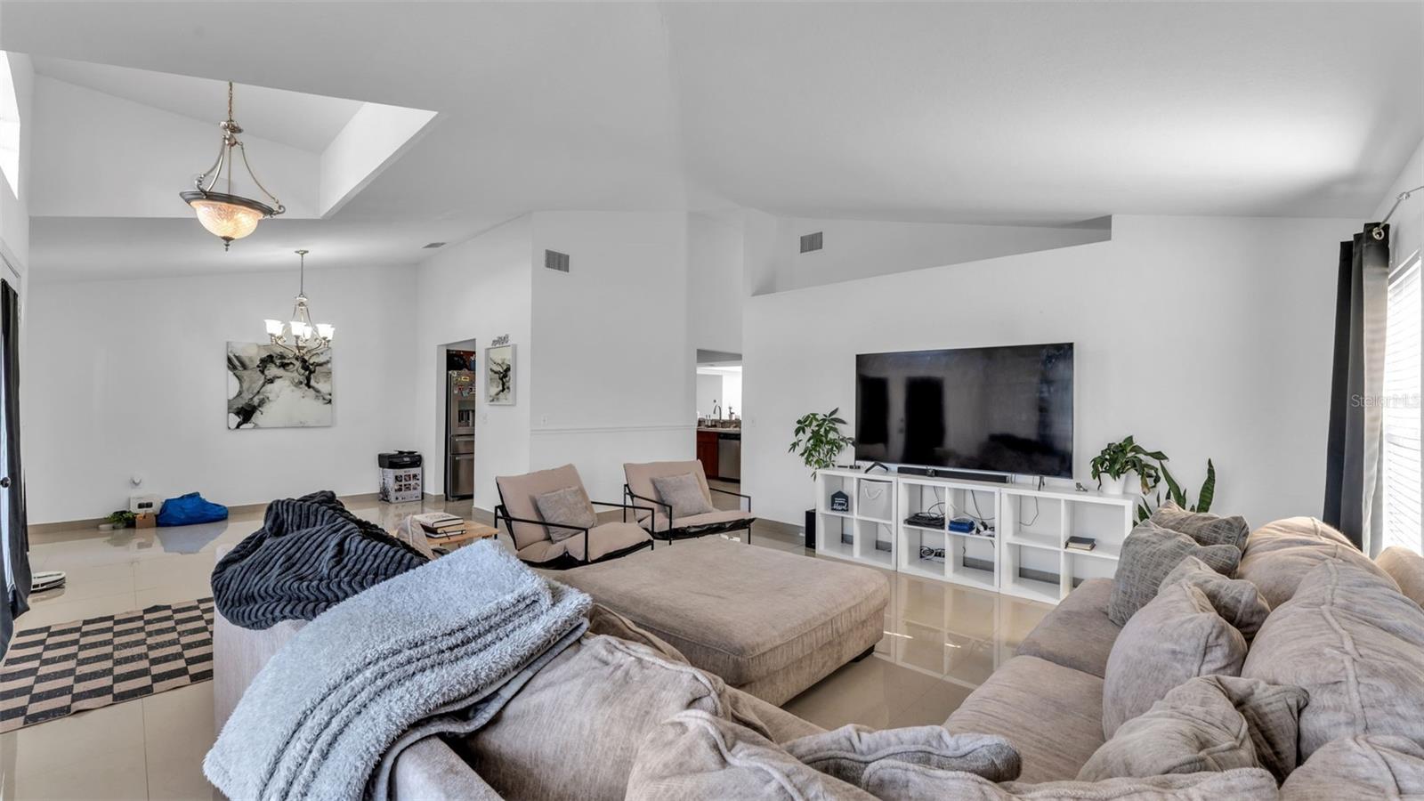 SAVANNA POINTE - Residential