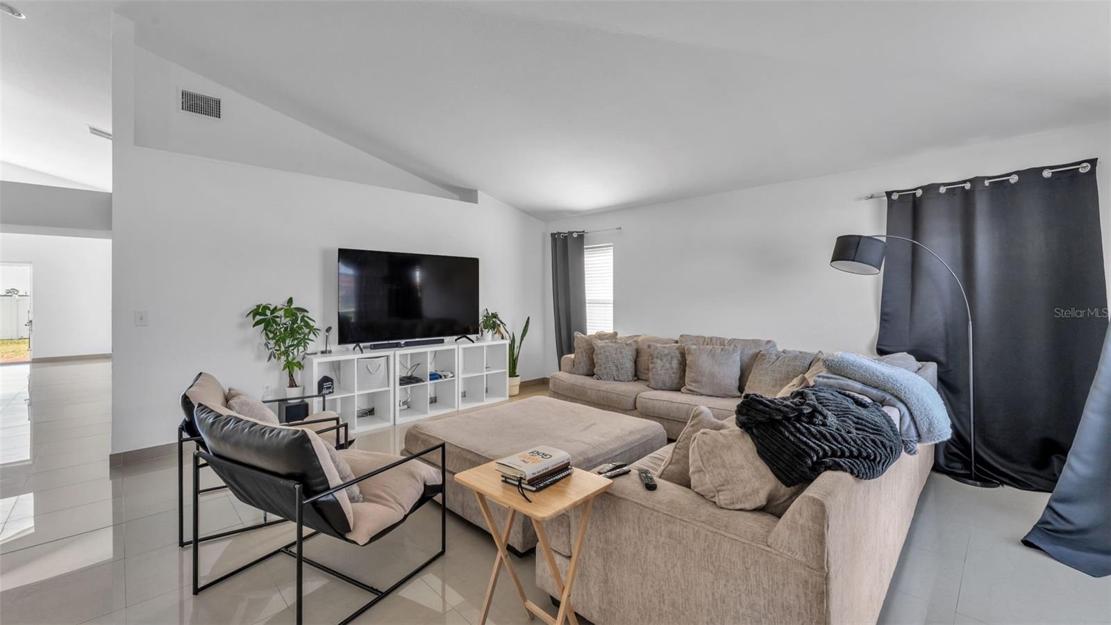 SAVANNA POINTE - Residential