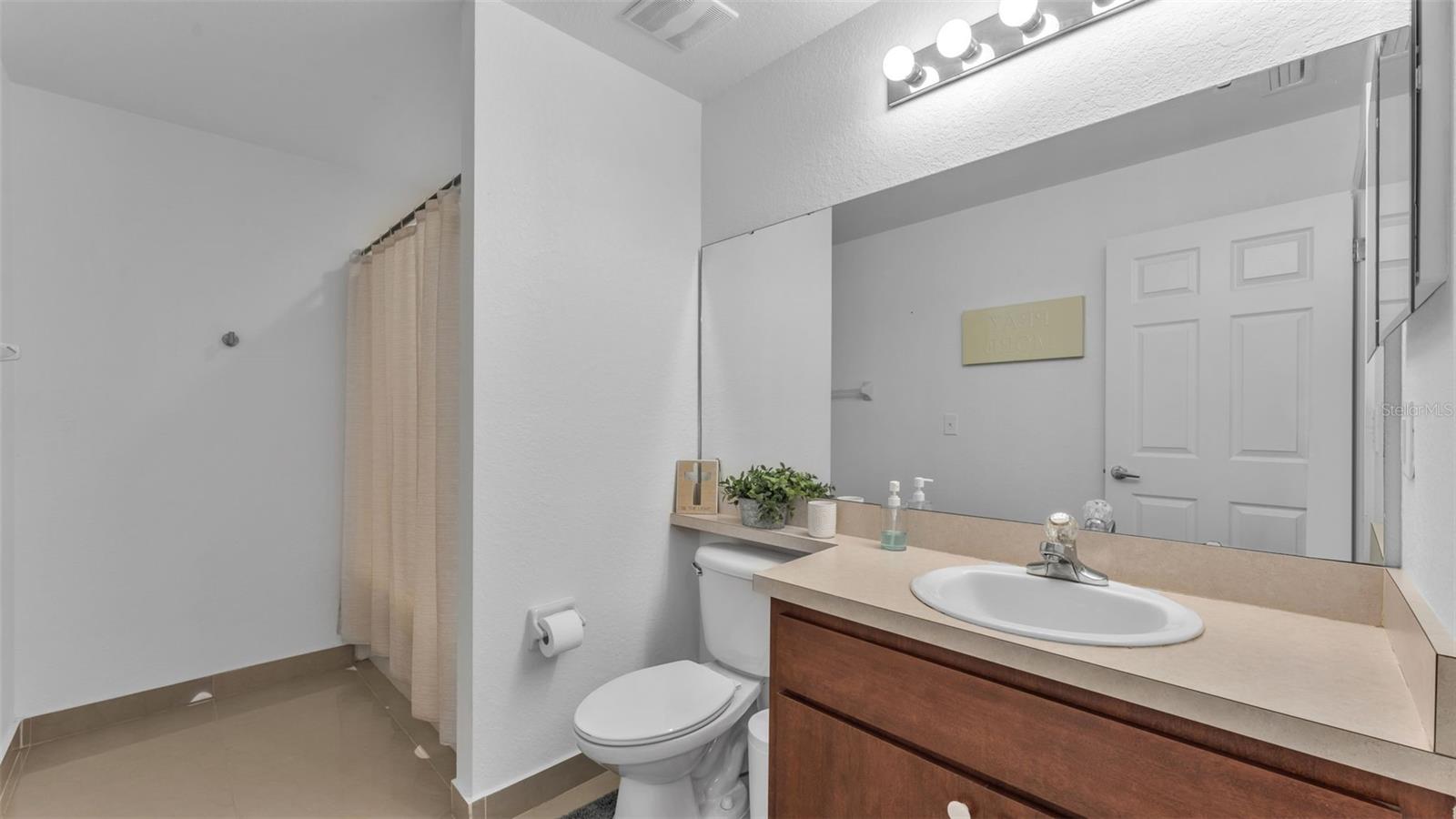 SAVANNA POINTE - Residential