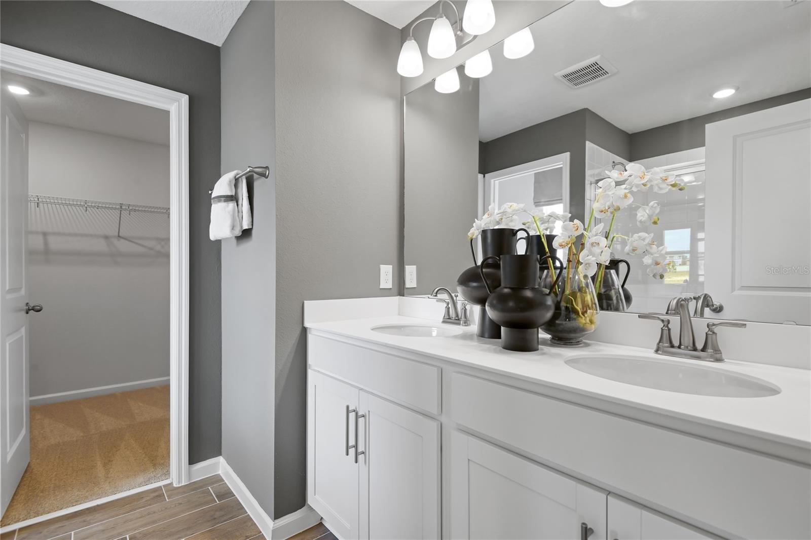 SEASONS AT MAGNOLIA POINTE - Residential