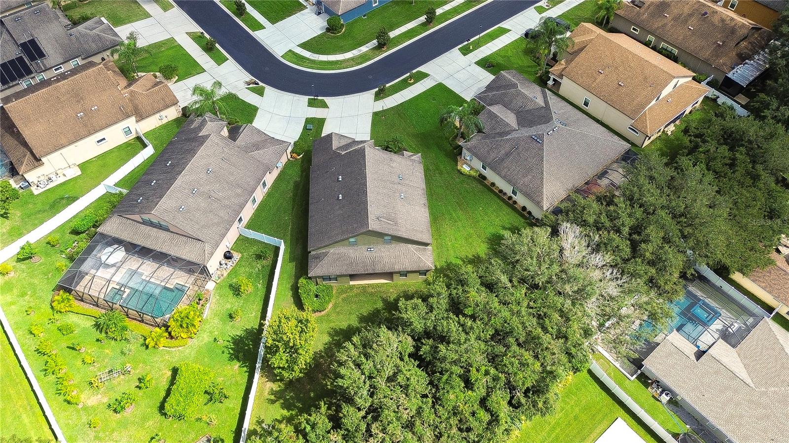 2727 COLEWOOD LANE