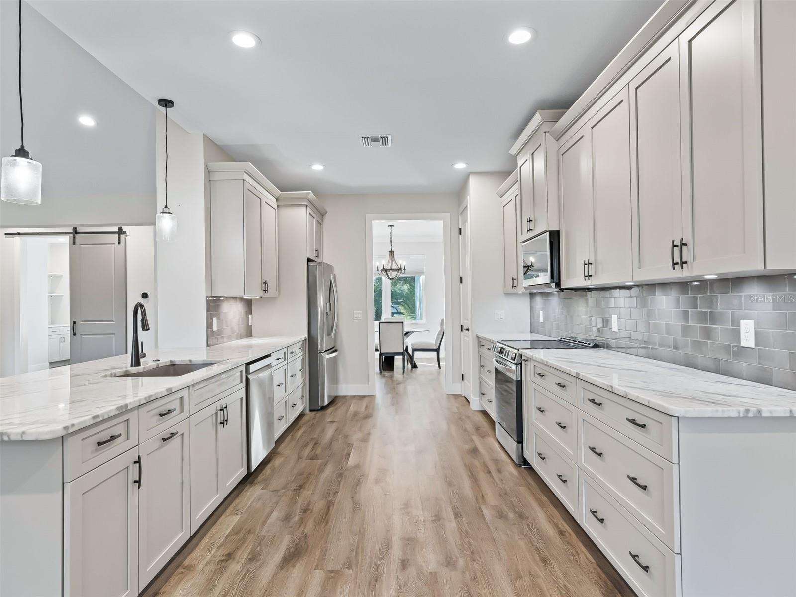 LADY LAKE LAKES PH 02 LT 01 BLK A - Residential