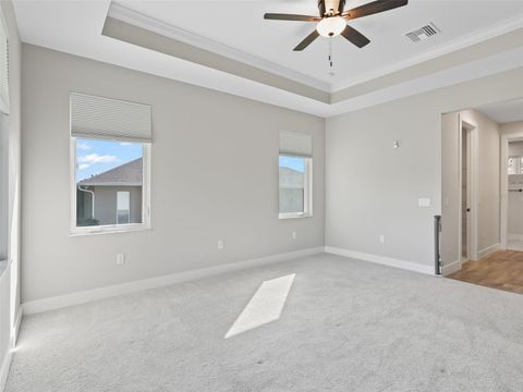 Tiny photo for 562 Dowling Circle, Lady Lake, FL 32159 (MLS # G5104366)