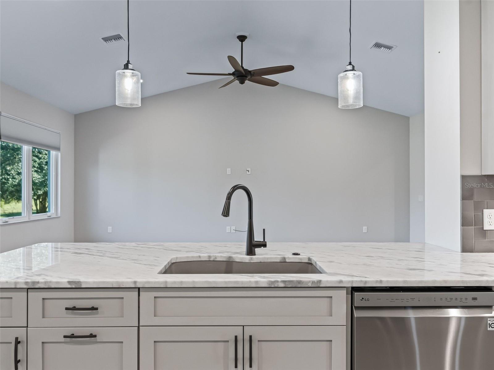 LADY LAKE LAKES PH 02 LT 01 BLK A - Residential