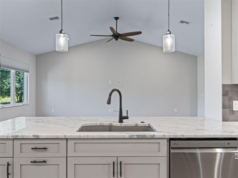 Tiny photo for 562 Dowling Circle, Lady Lake, FL 32159 (MLS # G5104366)