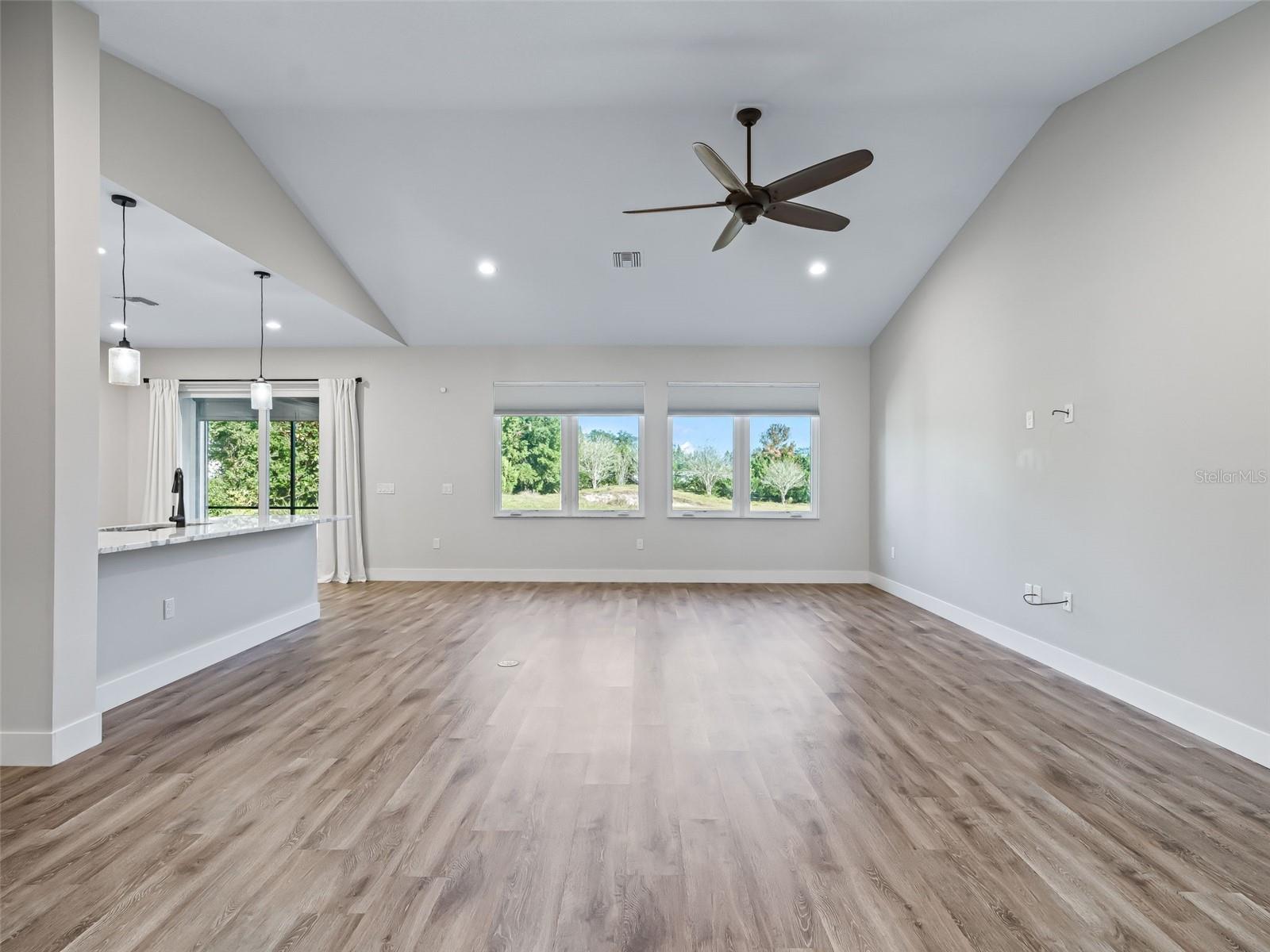 LADY LAKE LAKES PH 02 LT 01 BLK A - Residential