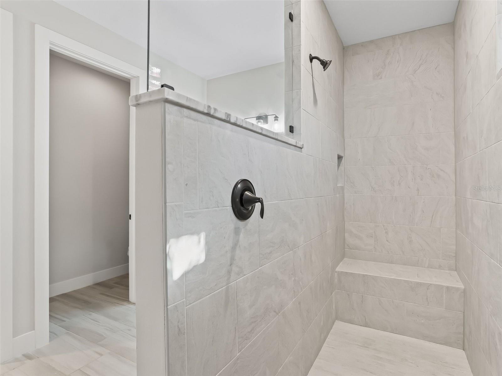 LADY LAKE LAKES PH 02 LT 01 BLK A - Residential