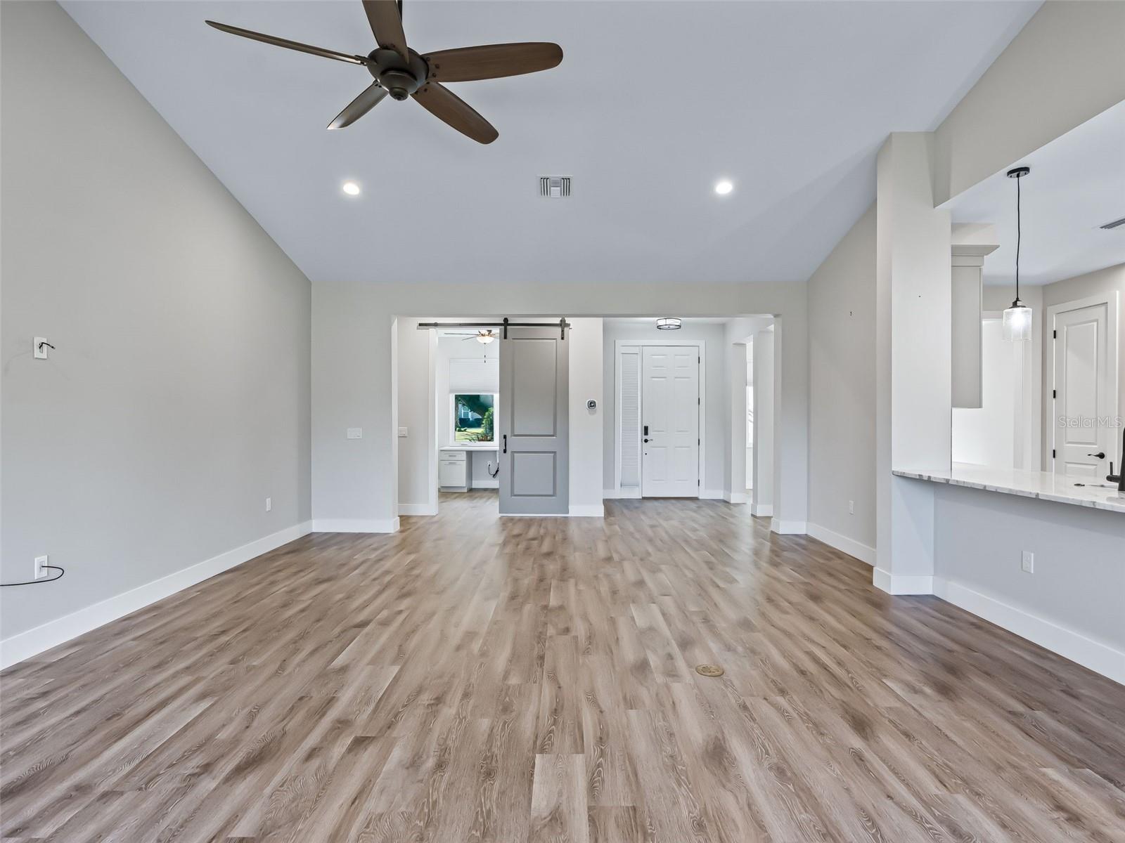 LADY LAKE LAKES PH 02 LT 01 BLK A - Residential