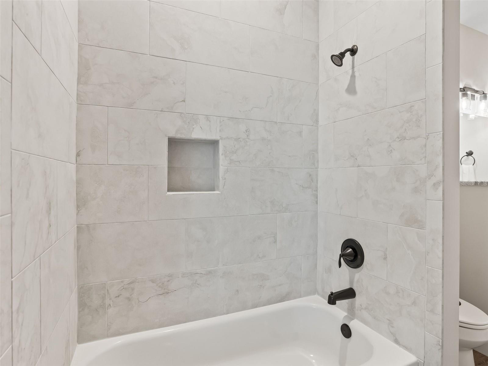 LADY LAKE LAKES PH 02 LT 01 BLK A - Residential