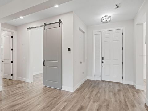 Tiny photo for 562 Dowling Circle, Lady Lake, FL 32159 (MLS # G5104366)