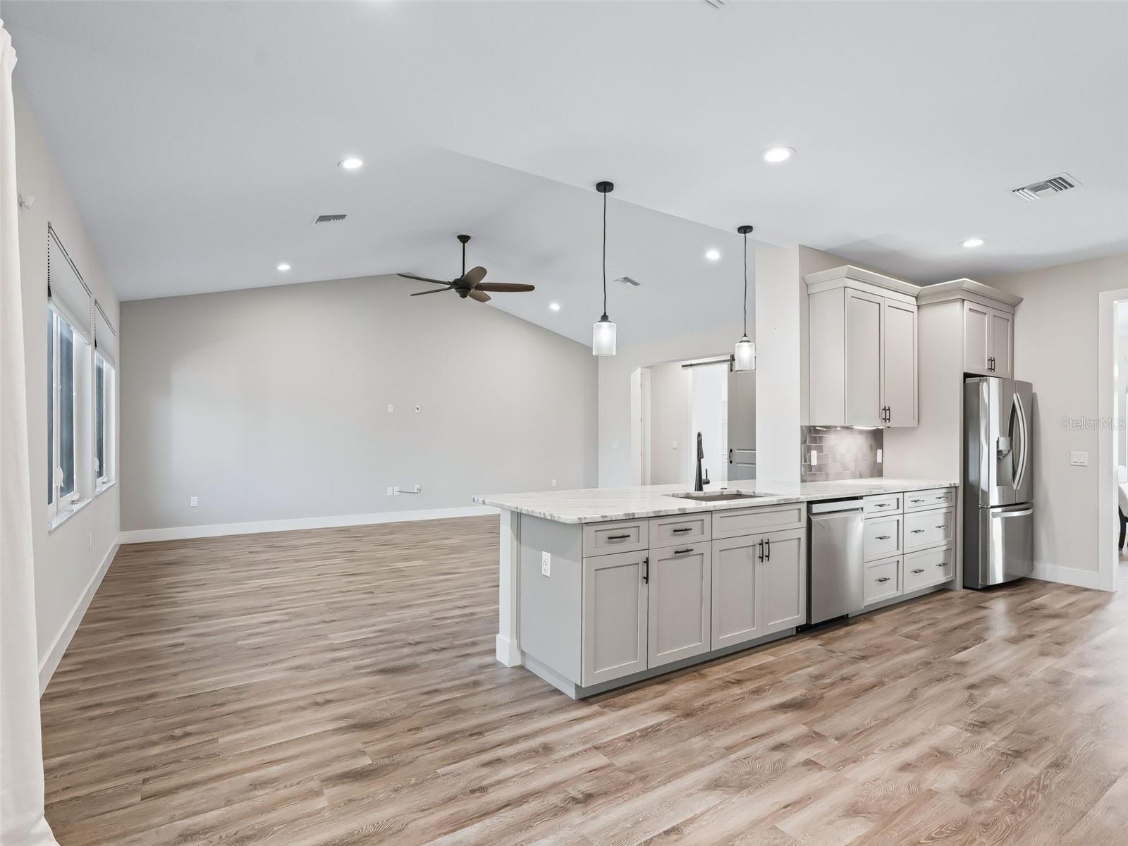 LADY LAKE LAKES PH 02 LT 01 BLK A - Residential