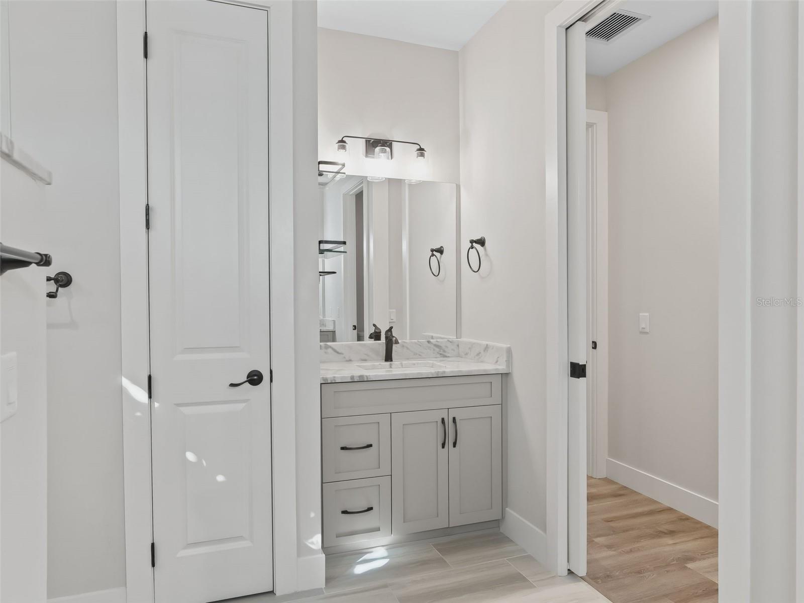 LADY LAKE LAKES PH 02 LT 01 BLK A - Residential