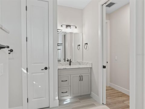 Tiny photo for 562 Dowling Circle, Lady Lake, FL 32159 (MLS # G5104366)