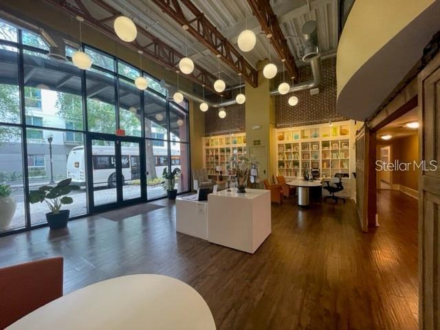 911 N ORANGE AVENUE 427