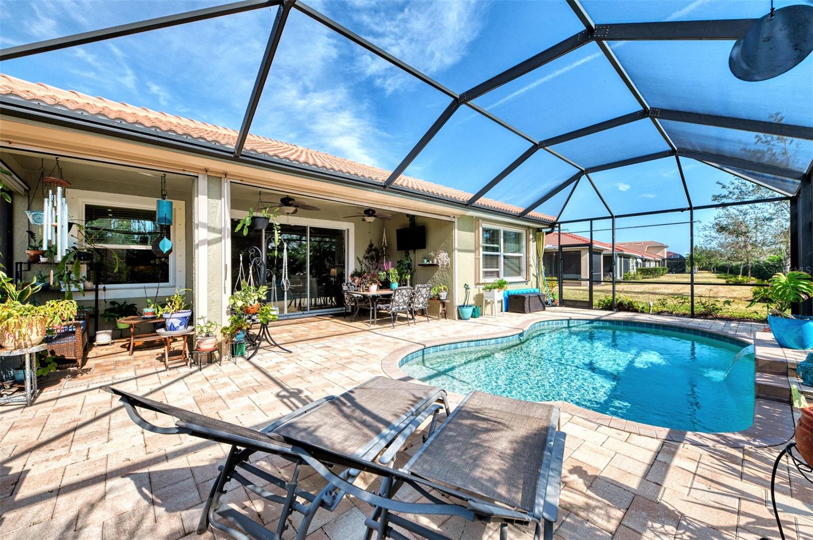 CARIBBEAN VILLAGE - Residential