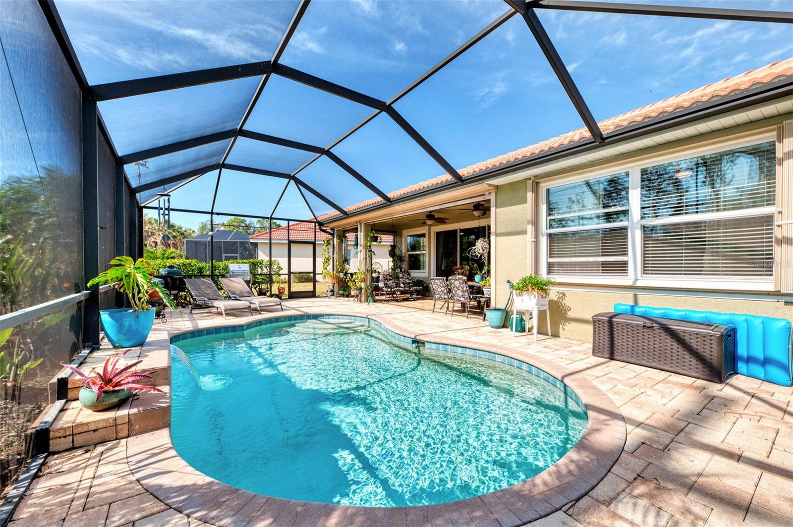 CARIBBEAN VILLAGE - Residential