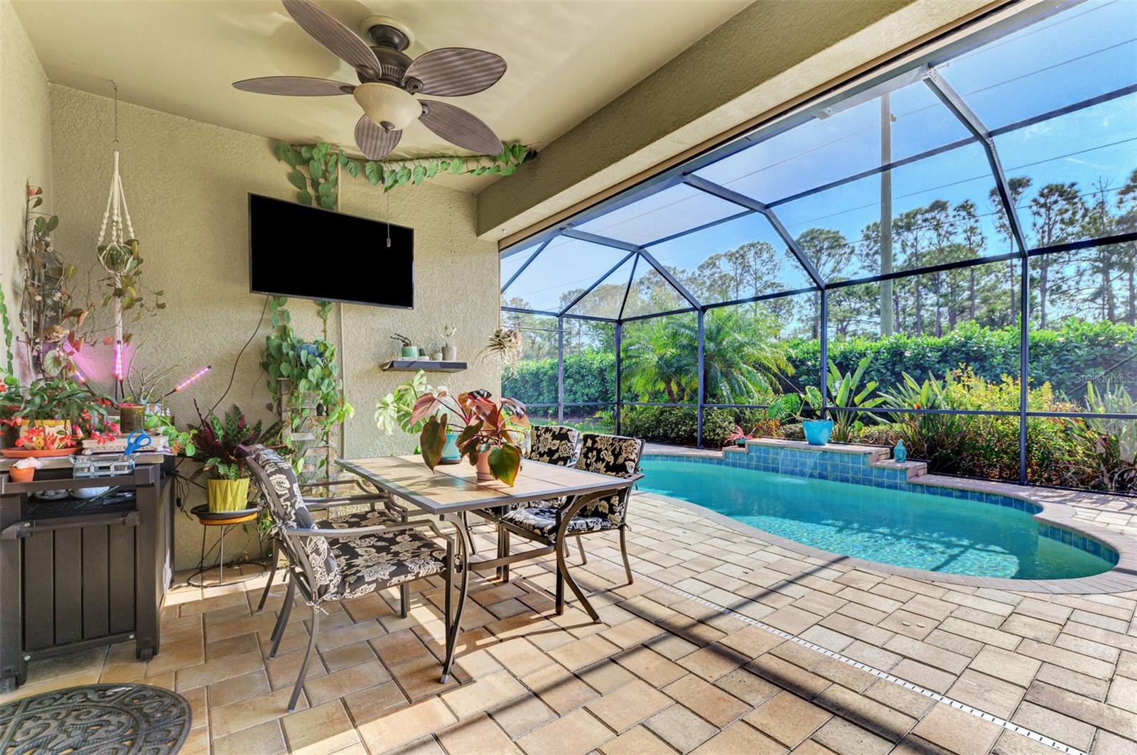 CARIBBEAN VILLAGE - Residential
