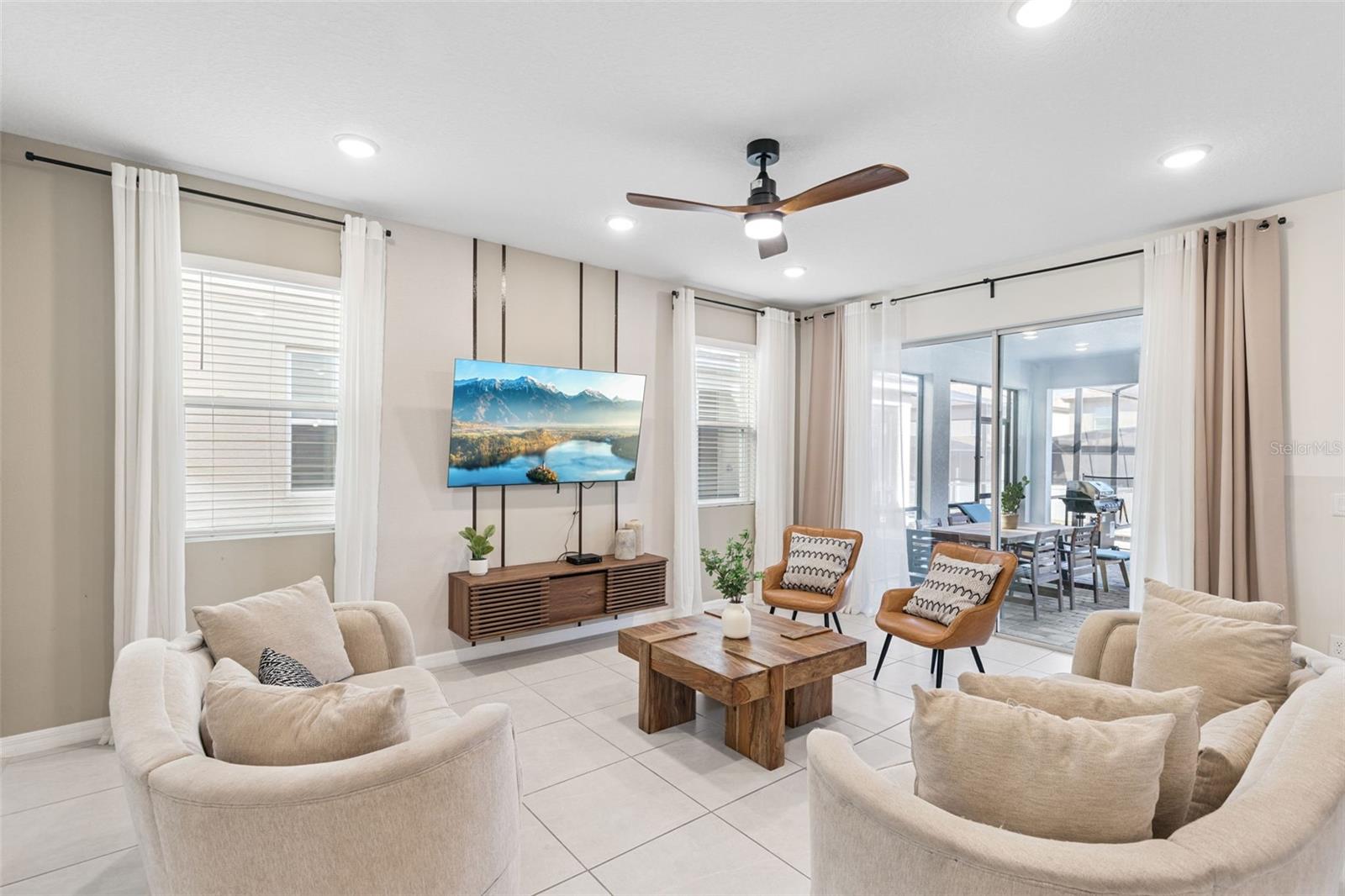 SOLARA RESORT VACATION VILLAS REP - Residential