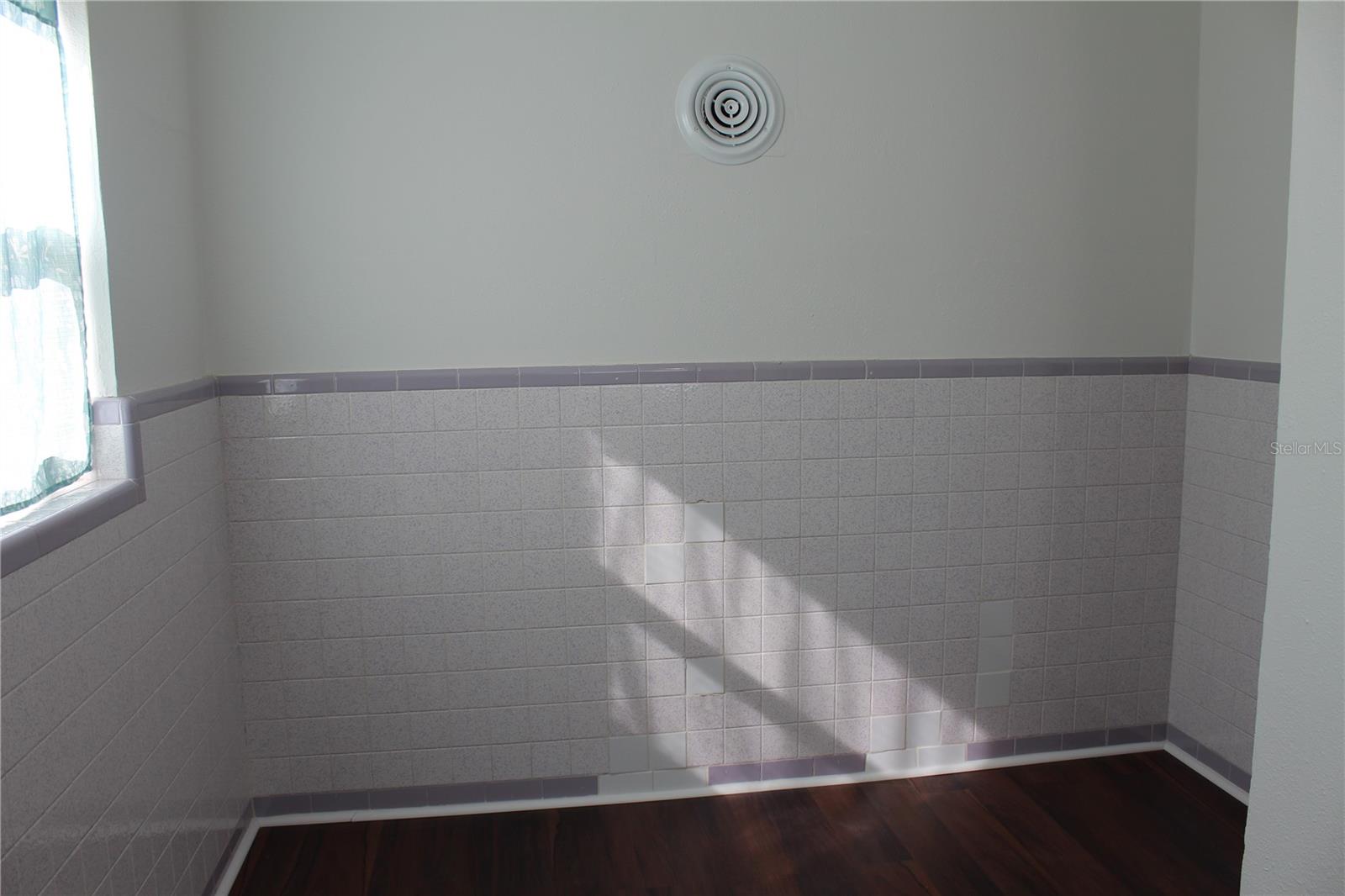 LAKE PARKER HEIGHTS SUB - Residential Lease