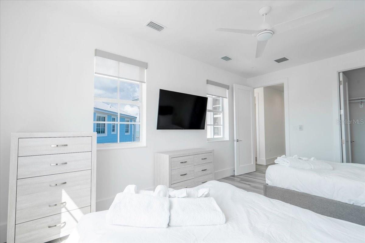 EMERALD FLATS UN 10 - Residential