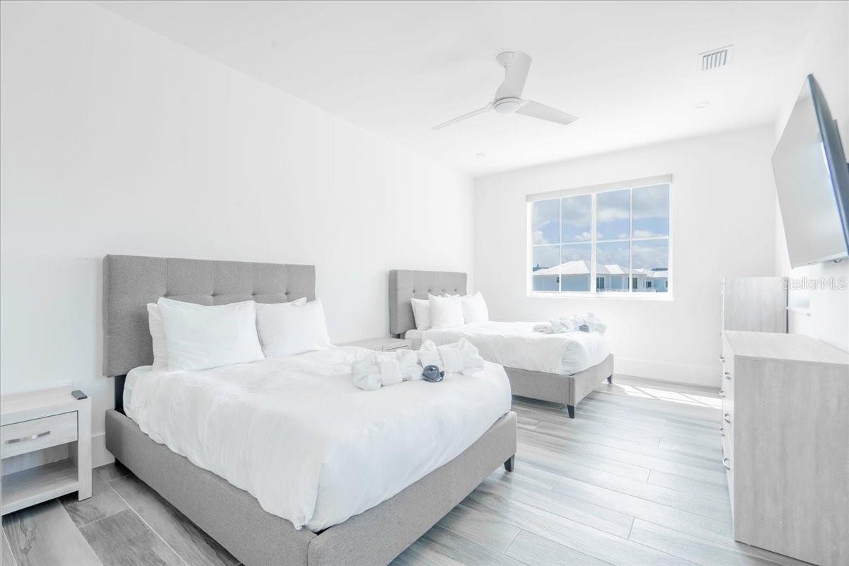 EMERALD FLATS UN 10 - Residential