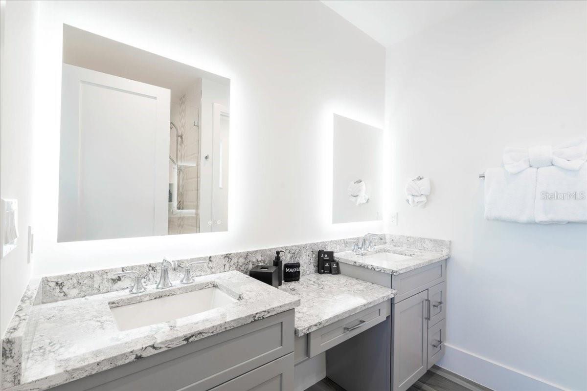 EMERALD FLATS UN 10 - Residential