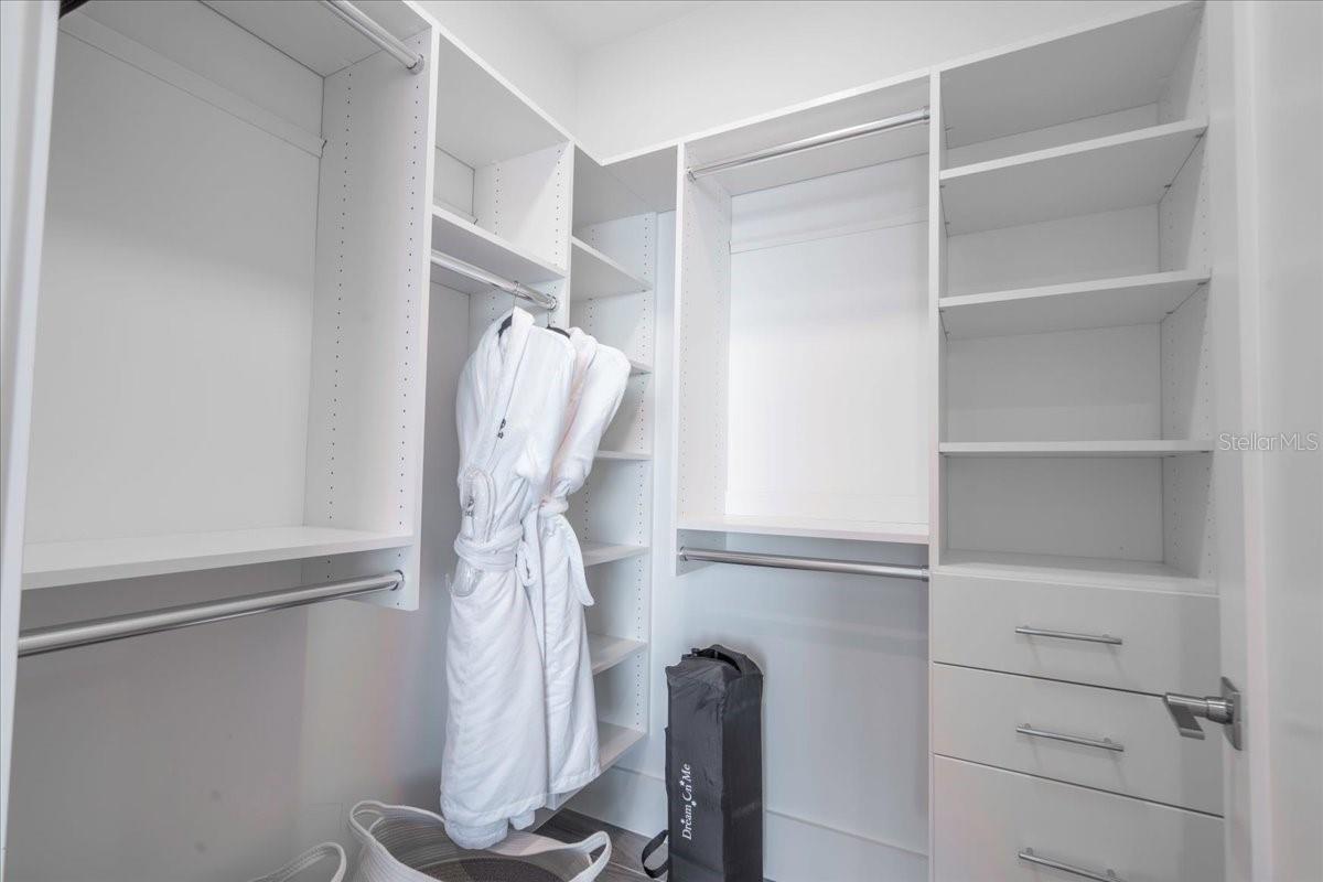 EMERALD FLATS UN 10 - Residential