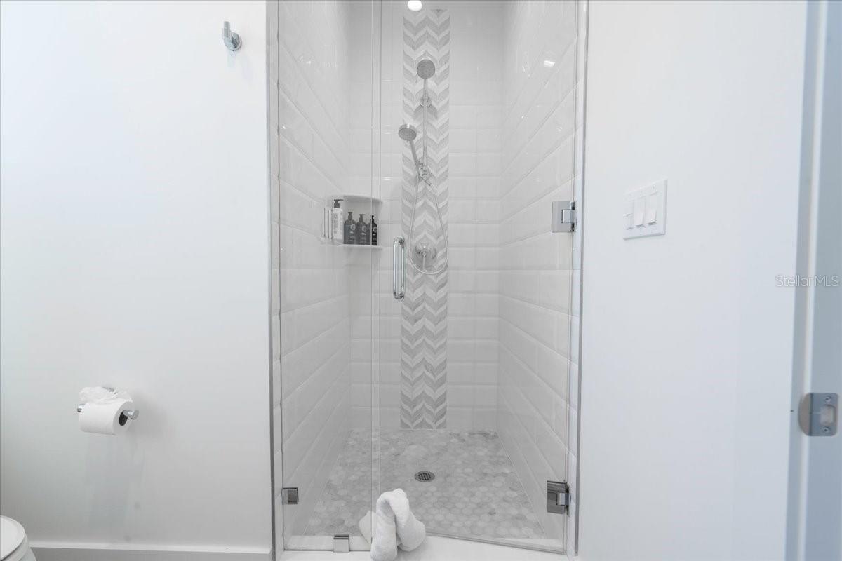 EMERALD FLATS UN 10 - Residential