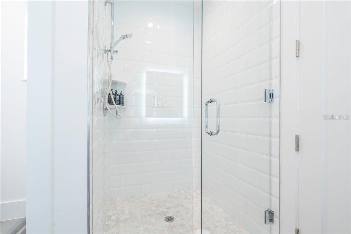 EMERALD FLATS UN 10 - Residential